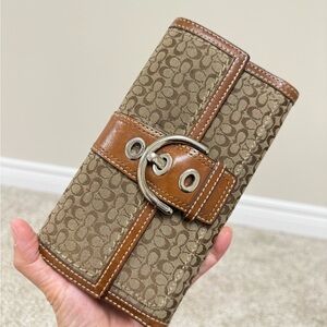 Vintage COACH Soho Buckle
Wallet - Y2K Aesthetic - Signature
Canvas